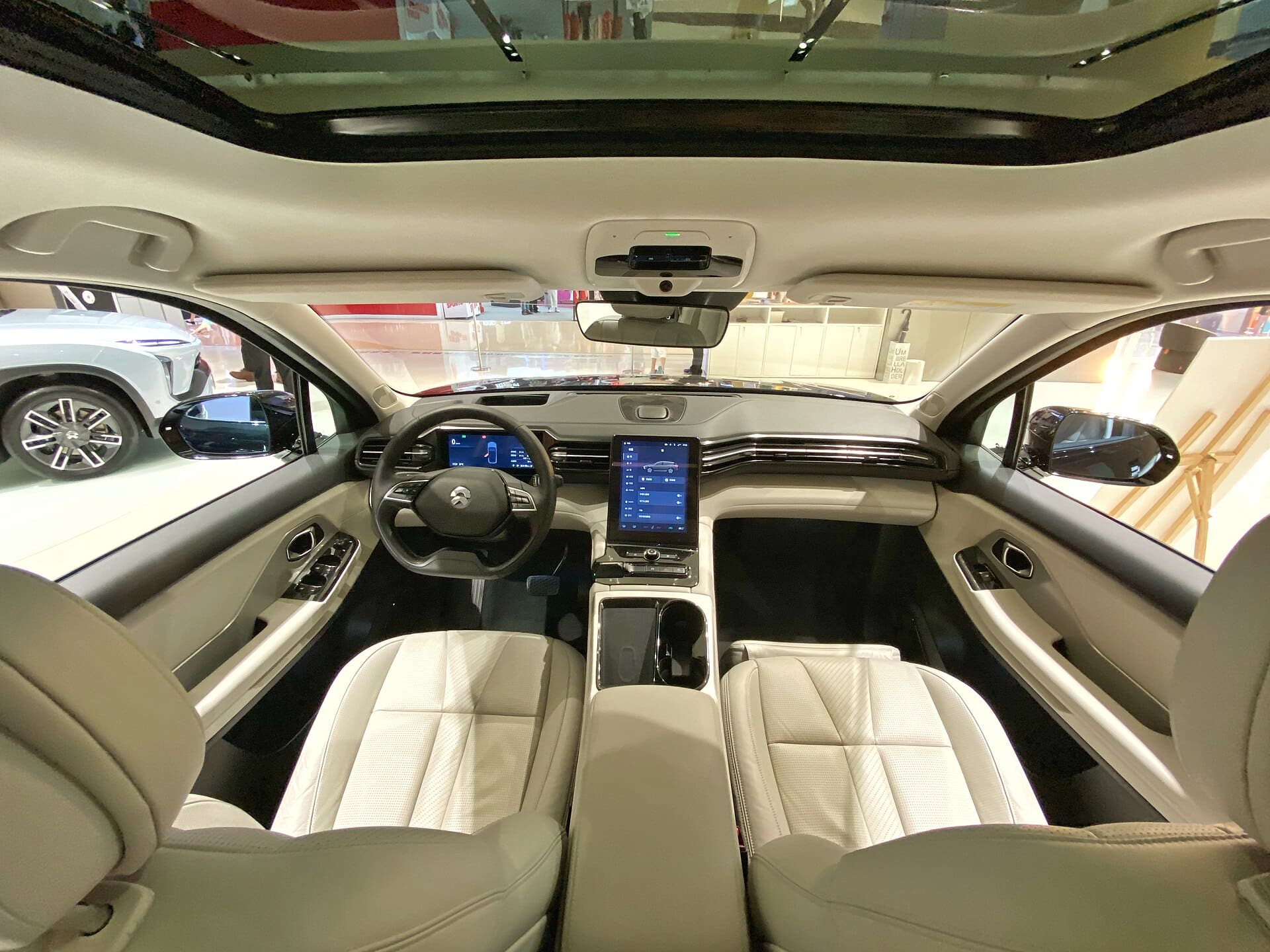 NIO ES8 interior display and instrument area